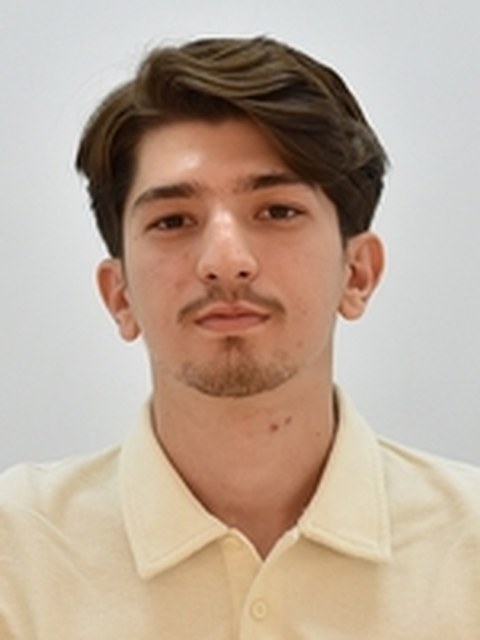 Portrait of Elyar Esmaeilzadeh